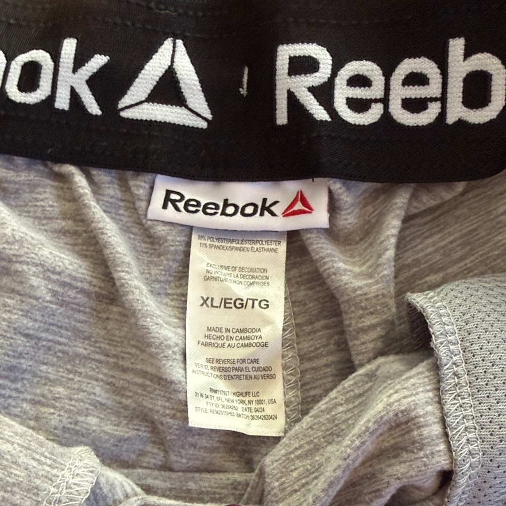 😀 Reebok Men's Light Gray Athletic Shorts - Picture 2 of 2